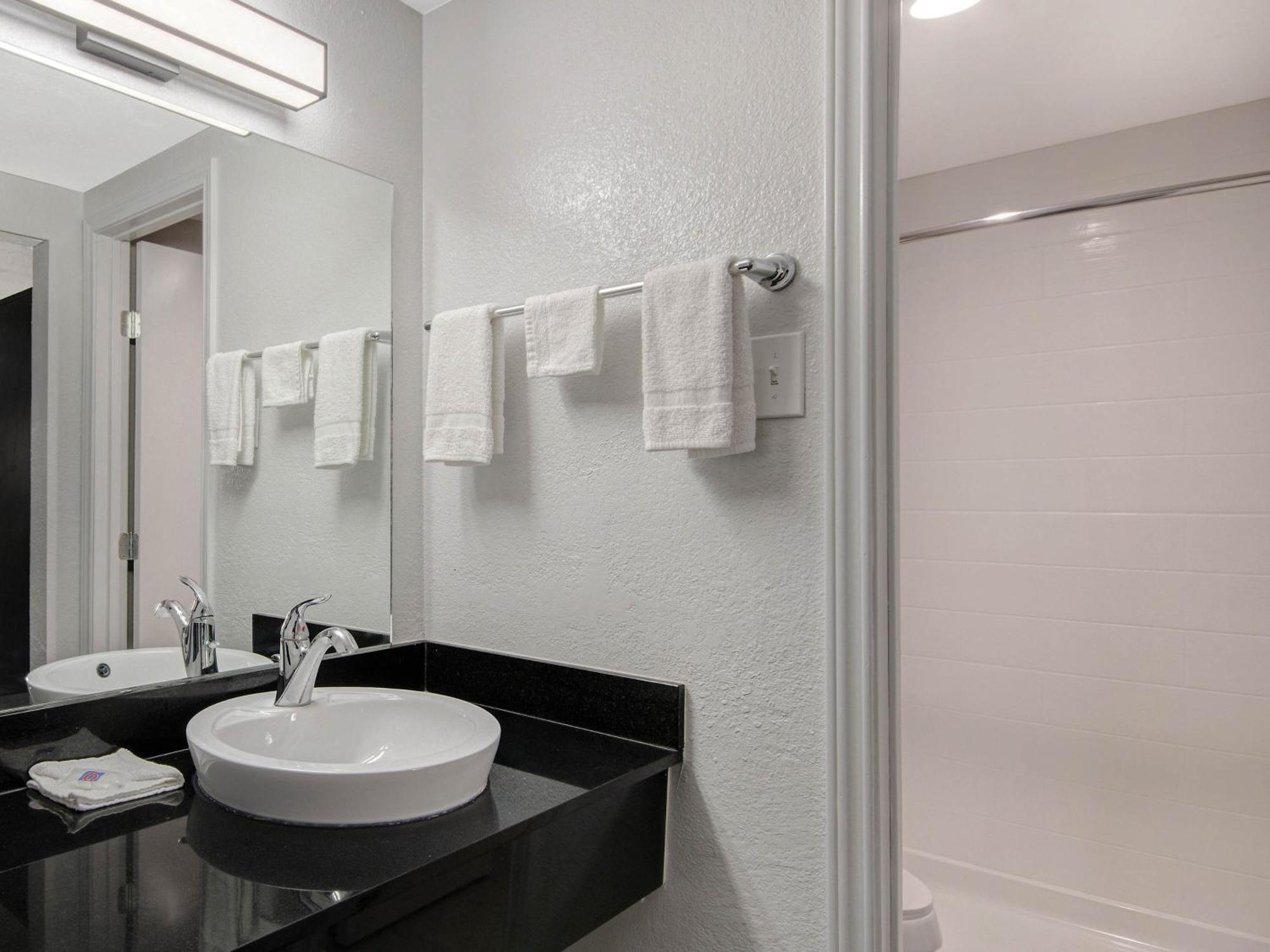 Hotel 6 Tx Northwest Medical Center